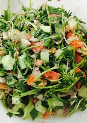 Hình của món Salad gà rau quả.
