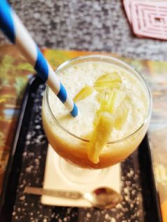 पाइनऐपल मैंगो आइसक्रीम शेक (pineapple mango ice cream shake recipe in Hindi) रेसिपी मुख्य फोटो