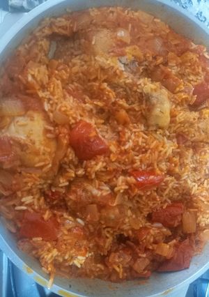 Una foto de Arroz con Pollo en Salsa
