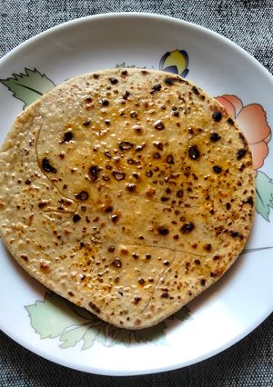 સ્વીટ રોટી (Sweet Roti Recipe In Gujarati) રેસીપી મુખ્ય ફોટો