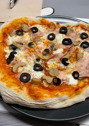 Foto principal de Pizza Napolitana (en piedra de horno) con Thermomix