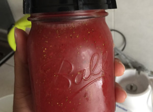 Una foto de Agua Fresca de Fresa en menos de 1 Minuto!