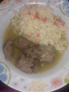 Una foto de Suadero en salsa verde
