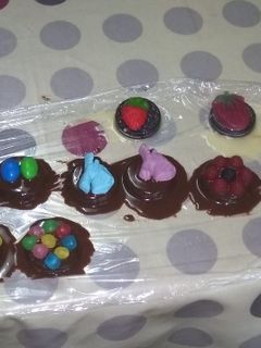 Una foto de Galletas oreo con chocolate