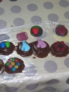 Una foto de Galletas oreo con chocolate