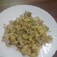 A picture of Anda Alu with lemon twist.