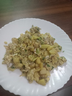 A picture of Anda Alu with lemon twist.