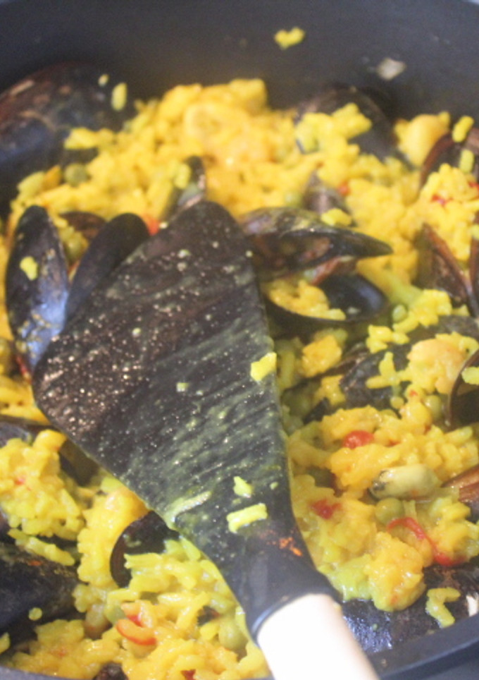 Una foto de Arroz con mejillones