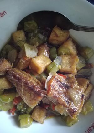 Foto resep Tumis ikan asin pedas belimbing wuluh