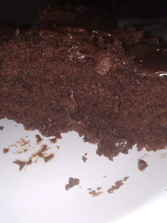 Una foto de Torta húmeda de chocolate🍫💕❣️