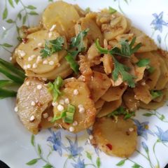 Aloo ki warqiyan A picture of Aloo ki warqiyan.