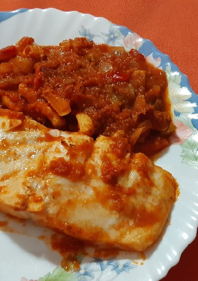 Una foto de Mero y calamares al chilindrón de mi casa