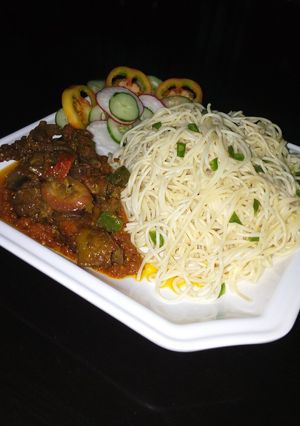 A picture of Spaghetti and chicken casserole.
