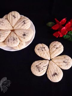 عکسی از دستور شیرینی کنجدی با روغن مایع (شیرینی عید)