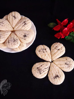 عکسی از دستور شیرینی کنجدی با روغن مایع (شیرینی عید)