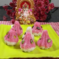 A picture of Nariyal Modak with only 2 ingredients without burning Gas.
