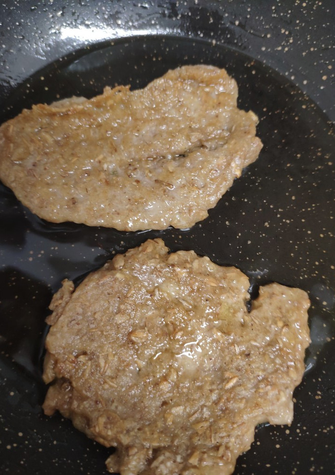 Una foto de Tortitas de plátano, avena y leche de cabra