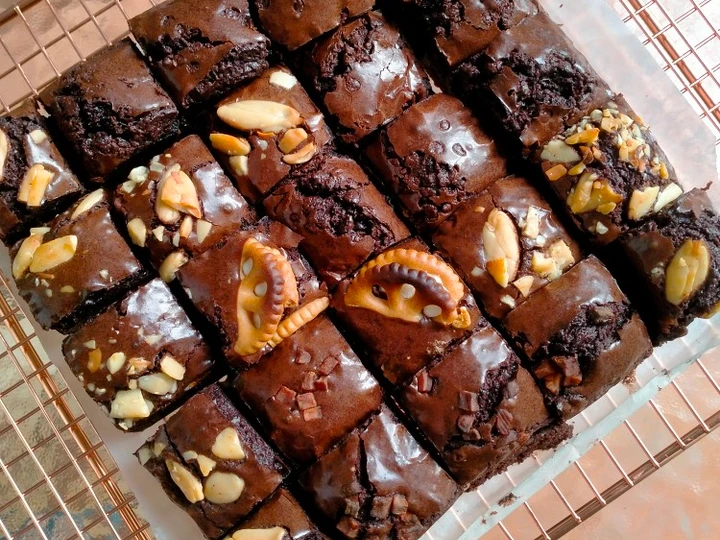 Cara Mudah Membikin Resep Fudgy Shiny Crust Brownies yang Bikin Ngiler Anti Ribet, Uenak Banget