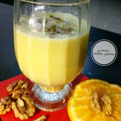A picture of Orange walnut smoothie.