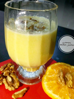 A picture of Orange walnut smoothie.