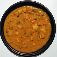 A picture of South Indian vegitable curry.