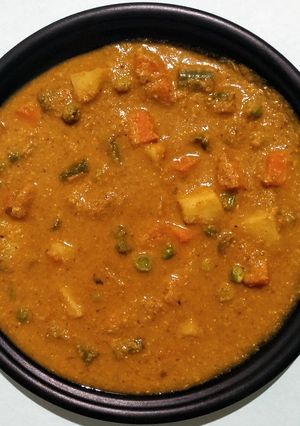 A picture of South Indian vegitable curry.