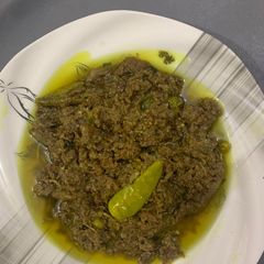 A picture of Bhuna matar qeema.