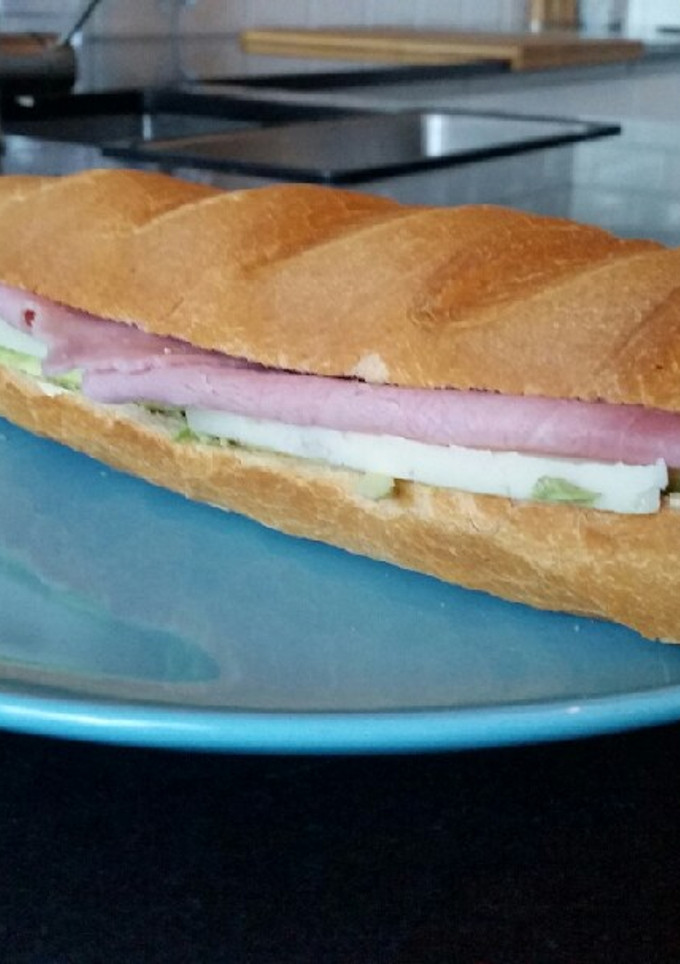Una foto de Bocadillo de aguacate feliz