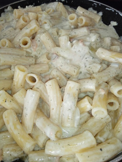 Una foto de Pasta con salmón ahumado