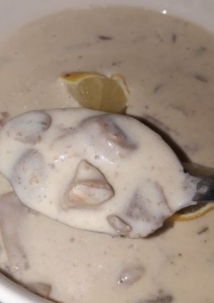 صورة لوصفة شوربة الدجاج بالكريمه والفطر 🥄