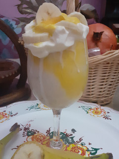 A picture of Banana Mango Smoothie.
