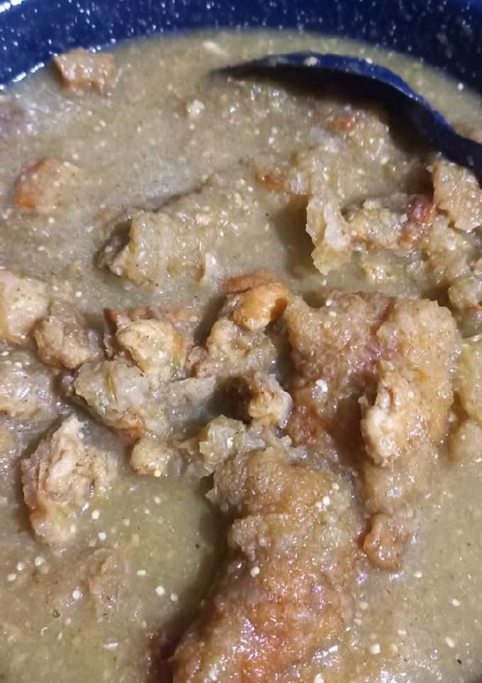Una foto de Chicharrón en salsa verde