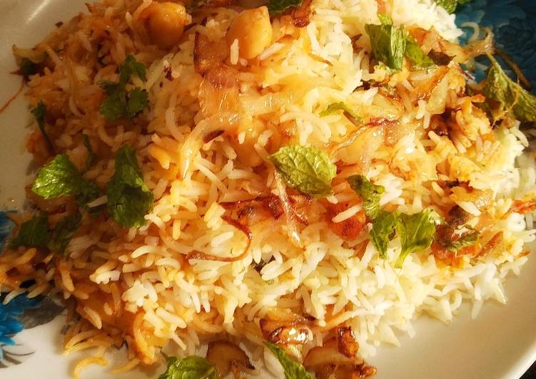 Chickpea dum biryani