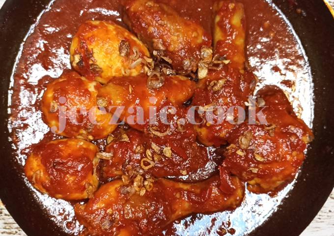 Ayam Dan Telur Masak Habang Lauk Nasi Kuning