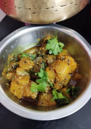लाल भोपळा (Lal Bhopla Recipe In Marathi) रेसिपी चे मुख्य फोटो