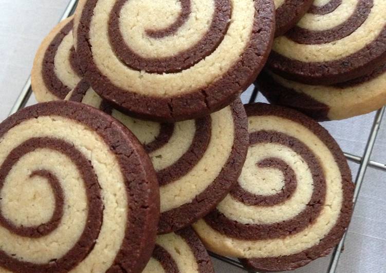 Steps to Prepare Quick Pinwheel cookies