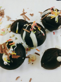 चॉकलेट मिनी केक (choclate mini cake recipe in Hindi) रेसिपी मुख्य फोटो
