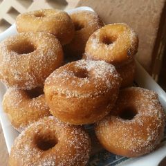 A picture of DOUGHNUTS🍩.