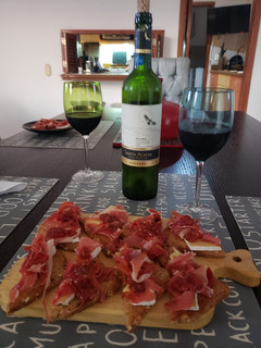 Una foto de Tartines de Jamón Serrano
