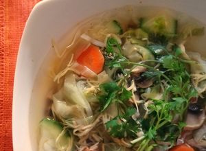 Una foto de Sopa de col 🥣💚