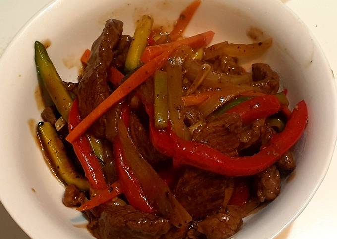 Pepper steak and vegetable stir fry