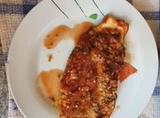 Una foto de salsa jurel