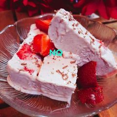 A picture of Strawberry Ice cream.