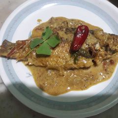 A picture of Telapia mustard seeds paste curry.