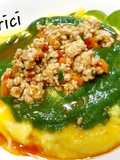 Mămăliga cu carne tocată și pesto de mangold
