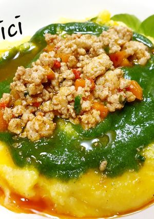 O poză a rețetei Mămăliga cu carne tocată și pesto de mangold.