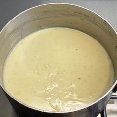 White Sauce (béchamel sauce) A picture of White Sauce (béchamel sauce).