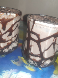 चॉकलेट शेक (chocolate shake recipe in Hindi) रेसिपी मुख्य फोटो