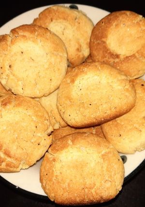 નાનખટાઈ (Nankhatai Recipe In Gujarati) રેસીપી મુખ્ય ફોટો