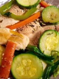 Una foto de Filete empapelado/papel aluminio con vegetales